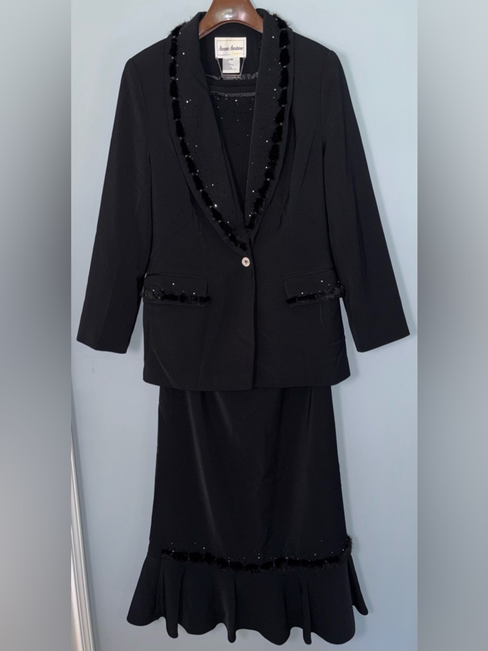 Vintage Aussie Austine Women’s 14 Black Sequin Feather Trim 3 Piece Skirt Suit